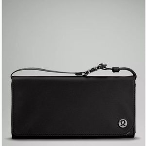 LULULEMON WALLET CLUTCH CROSSBODY